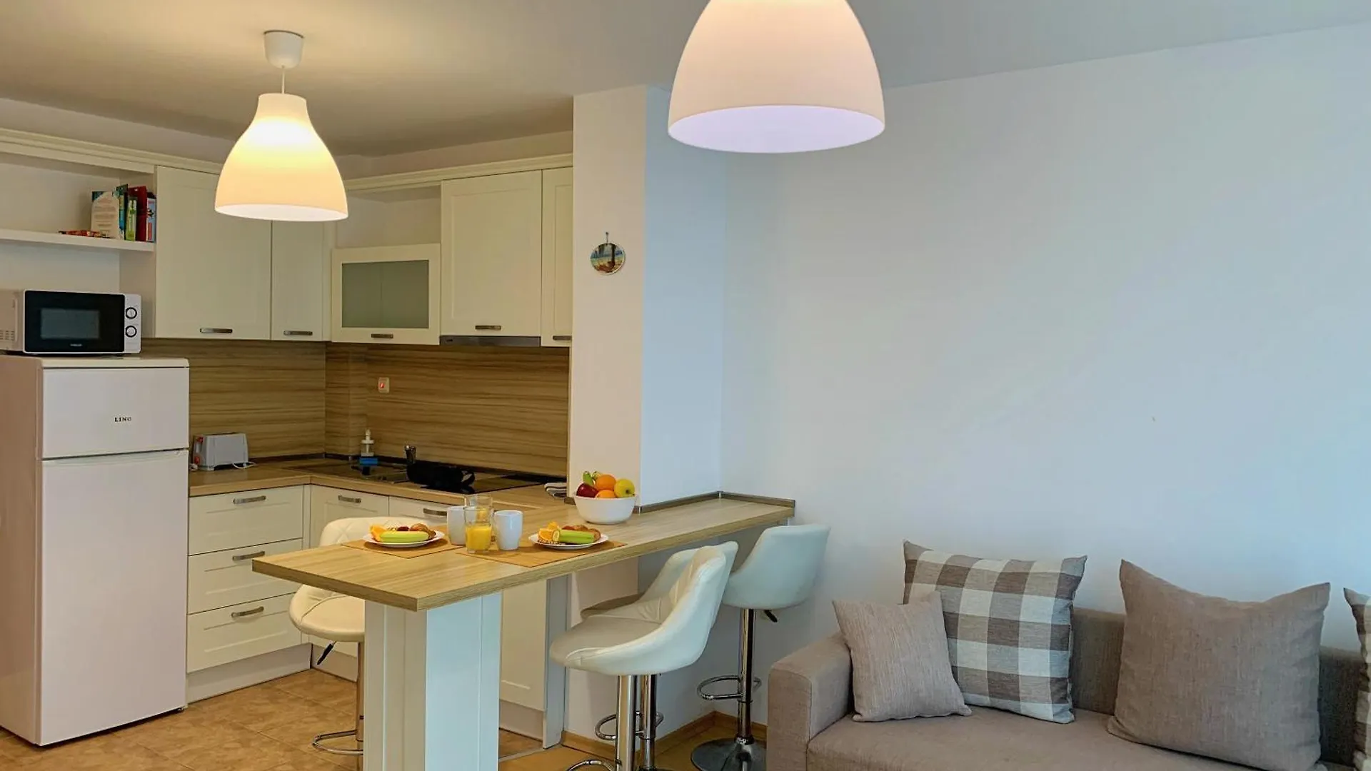 Апартаменти Блу Стар Кабакум - Apartments Blue Star Cabacum Warna 0*,